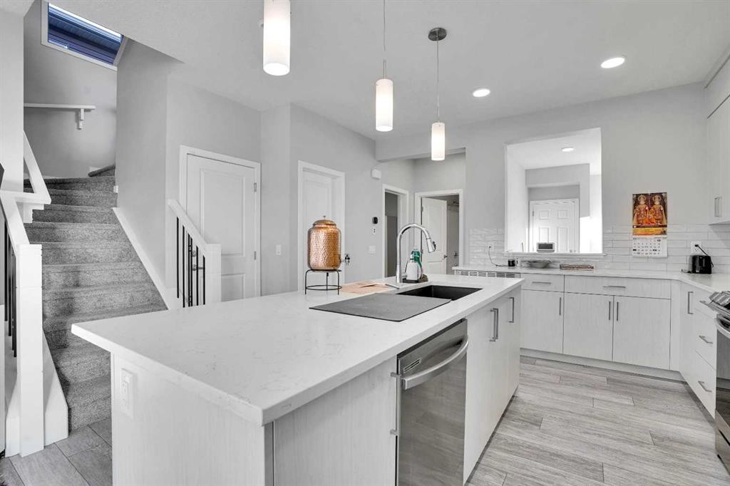 210 Lucas Close Nw, Calgary, AB - Indoor Photo Showing Kitchen With Upgraded Kitchen