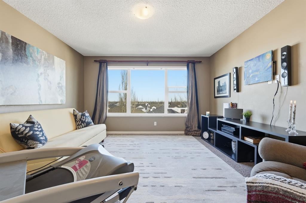 166 Cranridge Terrace Se, Calgary, AB - Indoor Photo Showing Other Room