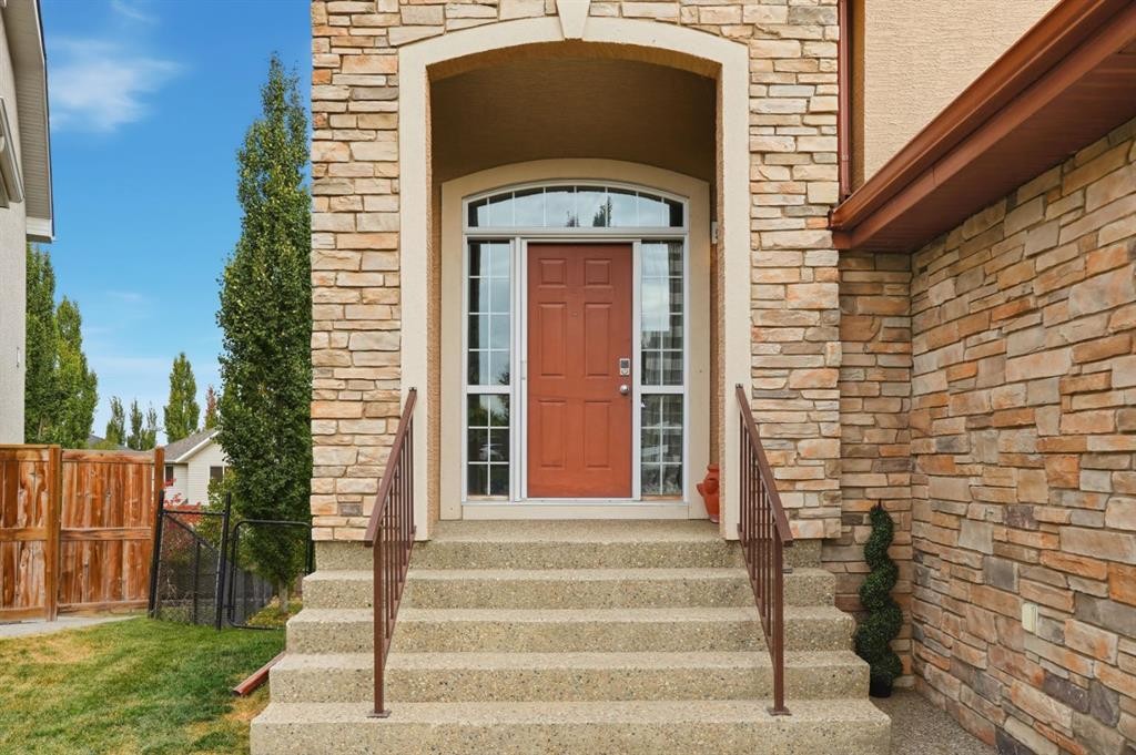 166 Cranridge Terrace Se, Calgary, AB - Outdoor With Exterior