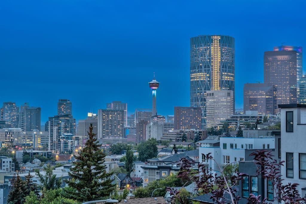 403-718 5 Street Ne, Calgary, AB - Outdoor With Facade