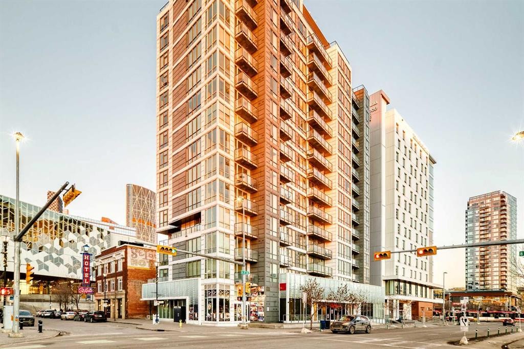 310-450 8 Avenue Se, Calgary, AB - Outdoor With Balcony With Facade