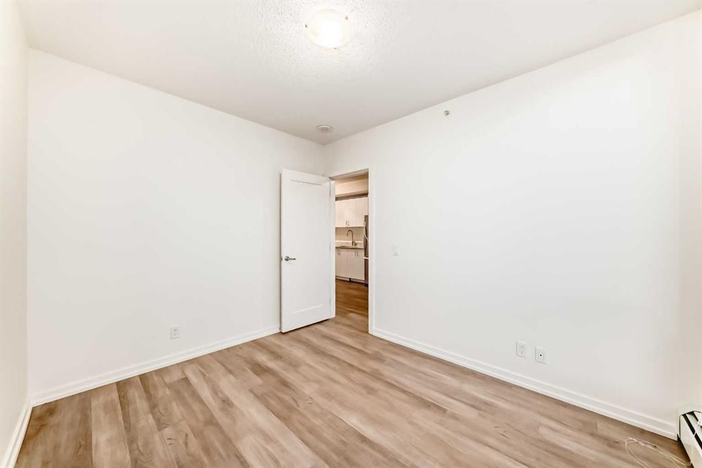 310-450 8 Avenue Se, Calgary, AB - Indoor Photo Showing Other Room