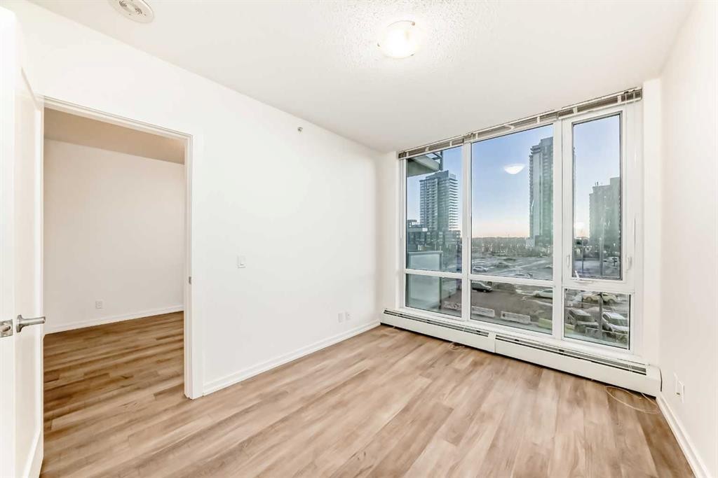 310-450 8 Avenue Se, Calgary, AB - Indoor Photo Showing Other Room