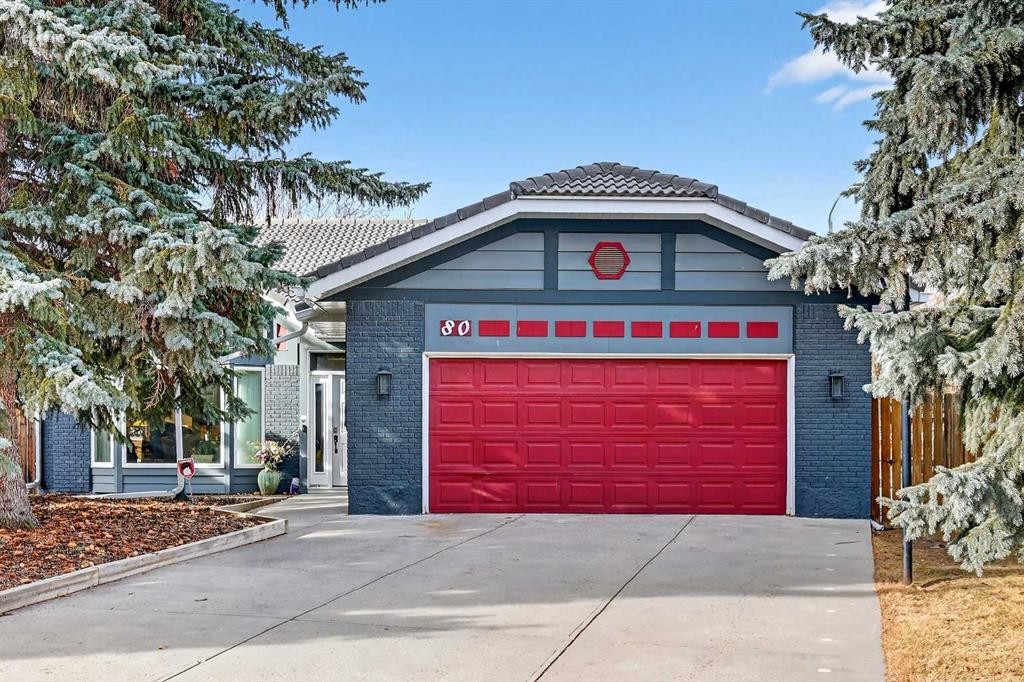 80 Oakmount Way Sw, Calgary, AB - Outdoor