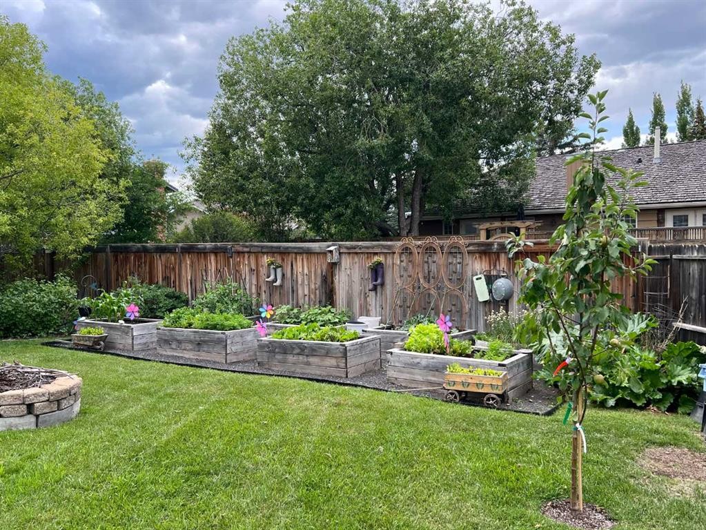 80 Oakmount Way Sw, Calgary, AB - Outdoor