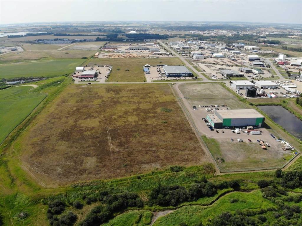 261 & 267 Clearview Drive, Rural Red Deer County, AB