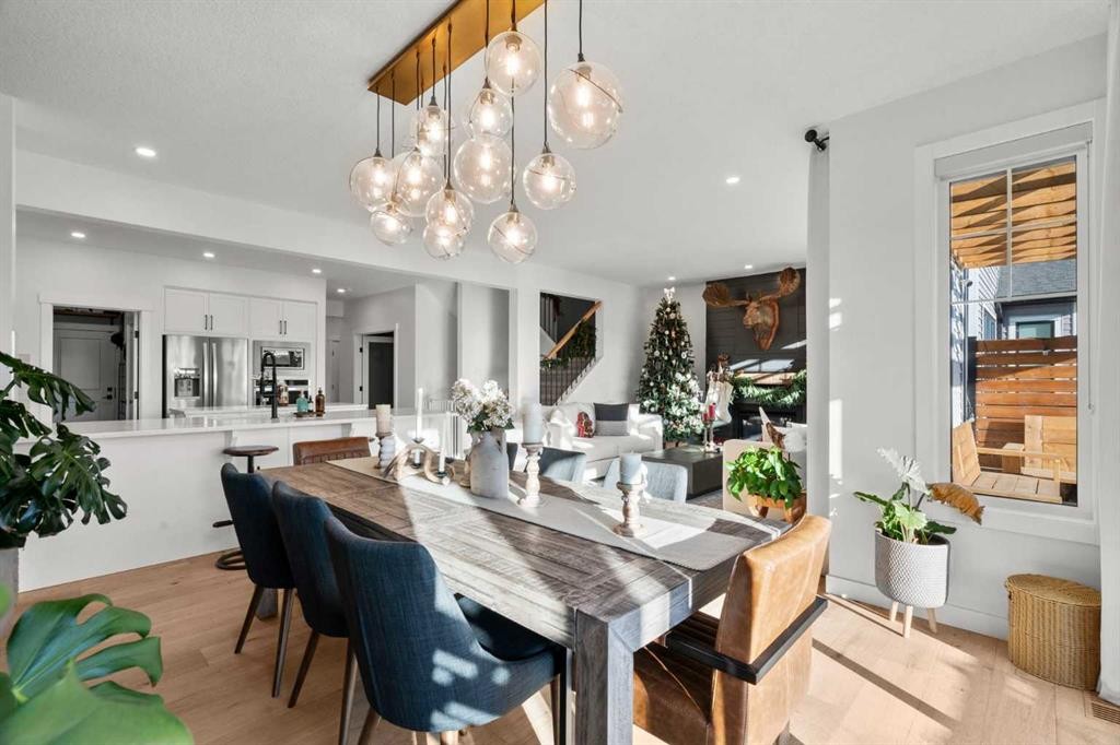 116 Ranchers View, Okotoks, AB - Indoor Photo Showing Dining Room