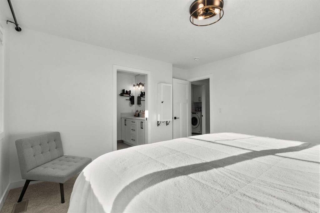 116 Ranchers View, Okotoks, AB - Indoor Photo Showing Bedroom