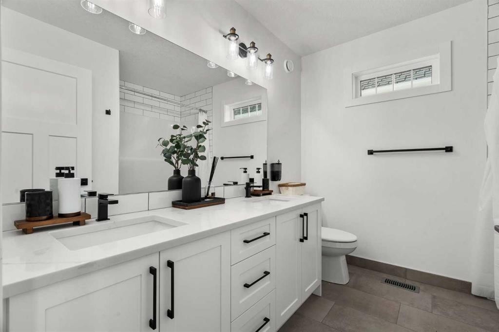 116 Ranchers View, Okotoks, AB - Indoor Photo Showing Bathroom