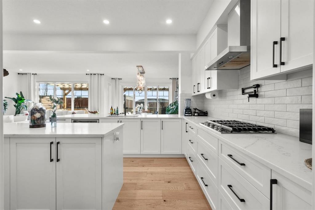 116 Ranchers View, Okotoks, AB - Indoor Photo Showing Kitchen With Upgraded Kitchen