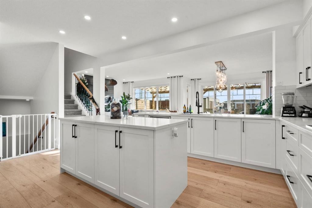 116 Ranchers View, Okotoks, AB - Indoor Photo Showing Kitchen