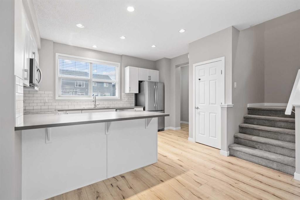 368 Redstone Drive Ne, Calgary, AB - Indoor Photo Showing Kitchen