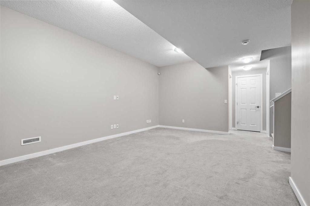 368 Redstone Drive Ne, Calgary, AB - Indoor Photo Showing Other Room