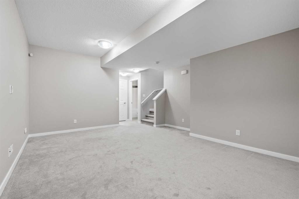 368 Redstone Drive Ne, Calgary, AB - Indoor Photo Showing Other Room