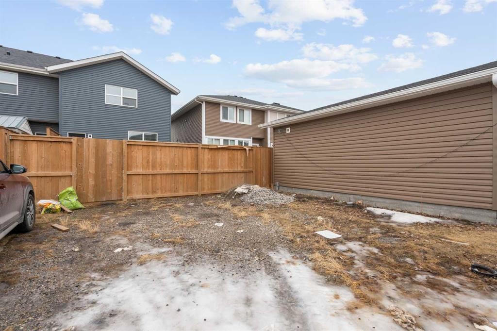 368 Redstone Drive Ne, Calgary, AB - Outdoor