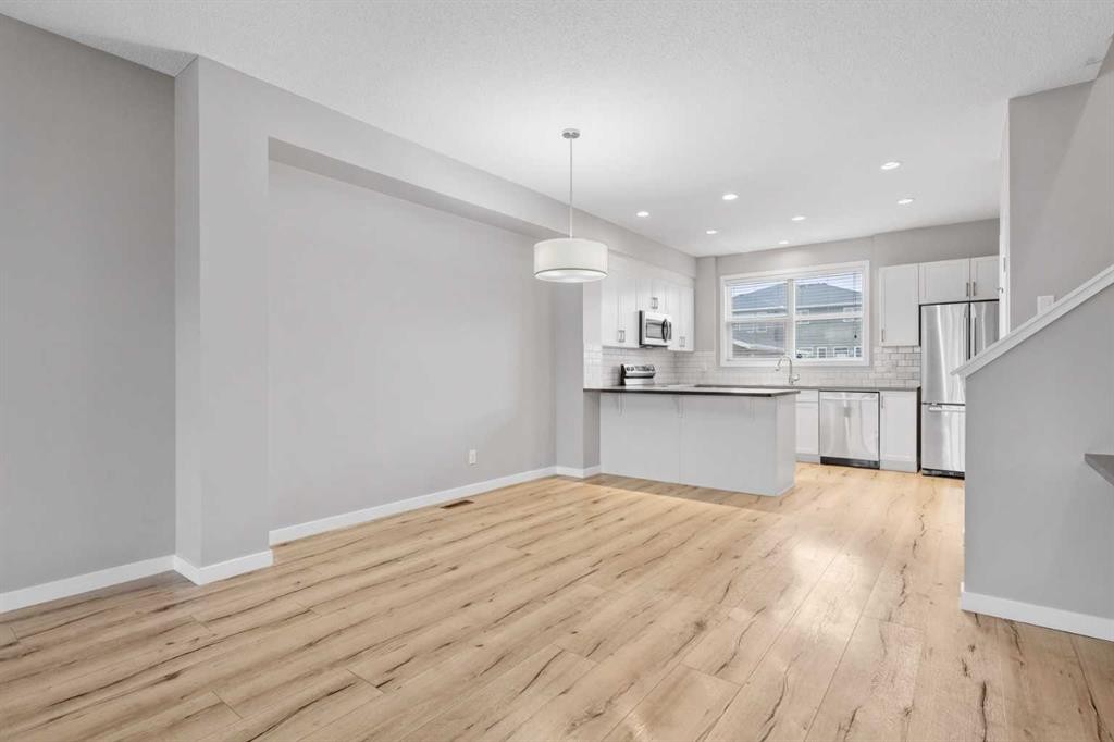 368 Redstone Drive Ne, Calgary, AB - Indoor Photo Showing Kitchen