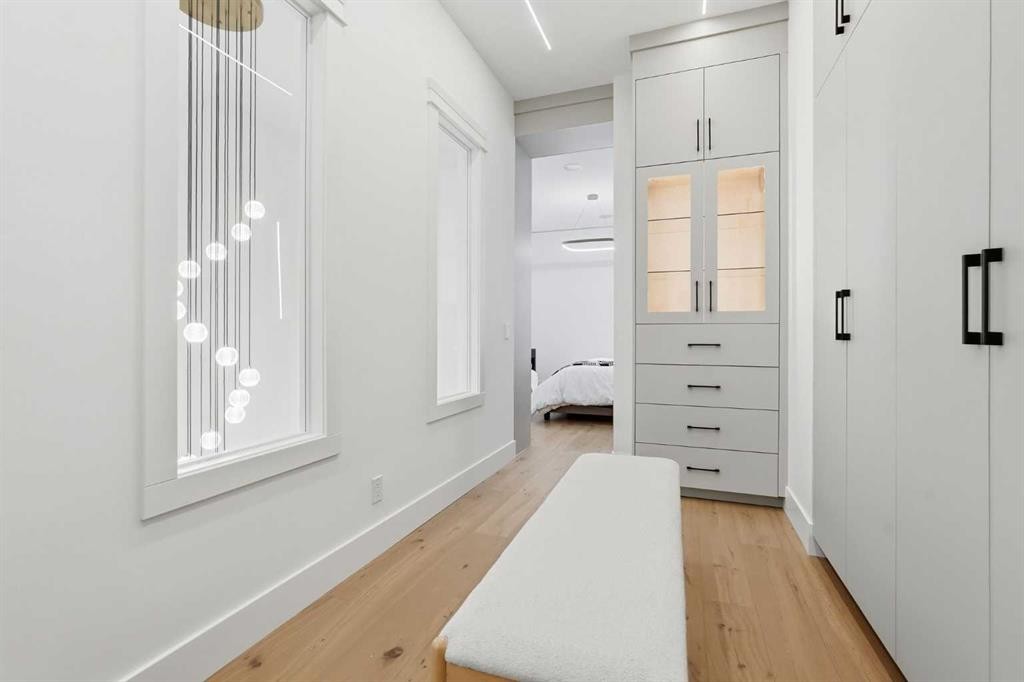 134 Lissington Drive Sw, Calgary, AB - Indoor Photo Showing Other Room