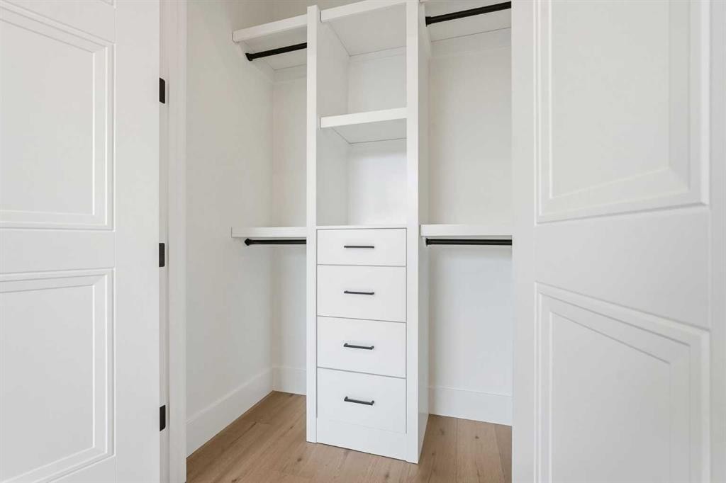 134 Lissington Drive Sw, Calgary, AB - Indoor