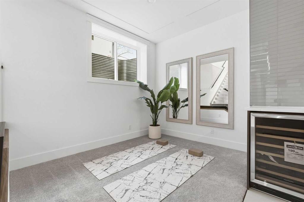 134 Lissington Drive Sw, Calgary, AB - Indoor Photo Showing Other Room