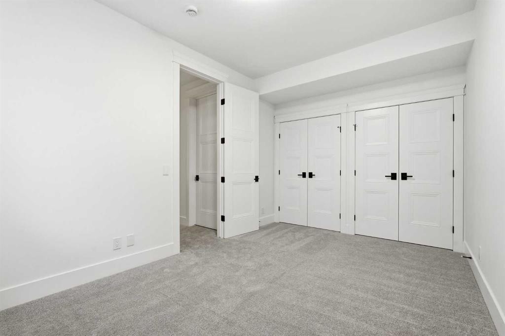 134 Lissington Drive Sw, Calgary, AB - Indoor Photo Showing Other Room