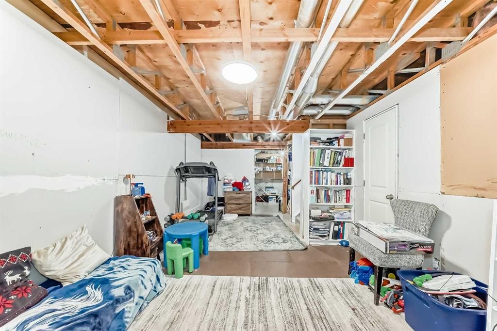 21 Woodfern Road Sw, Calgary, AB - Indoor