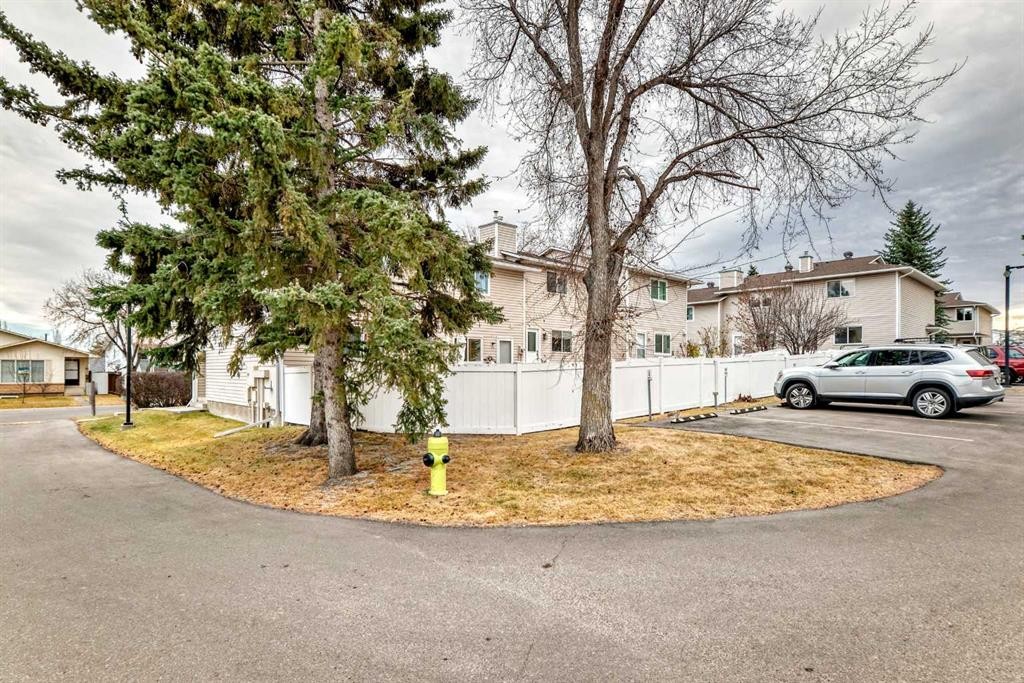 21 Woodfern Road Sw, Calgary, AB - Outdoor