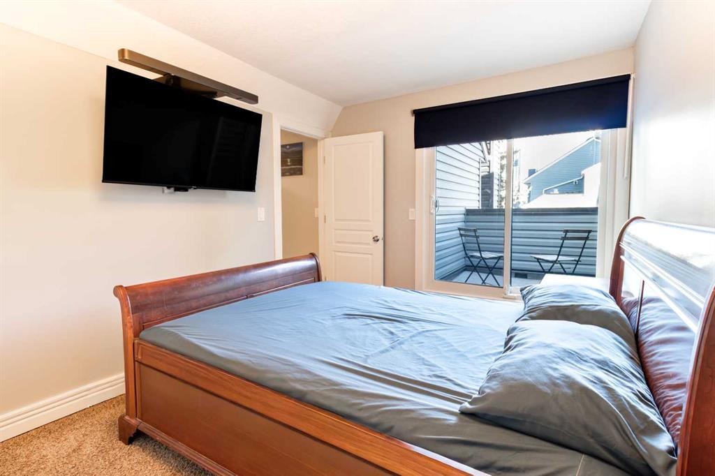 175-77 Glamis Green Sw, Calgary, AB - Indoor Photo Showing Bedroom