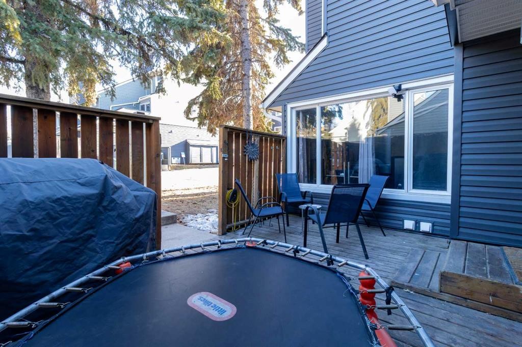 175-77 Glamis Green Sw, Calgary, AB - Outdoor With Deck Patio Veranda