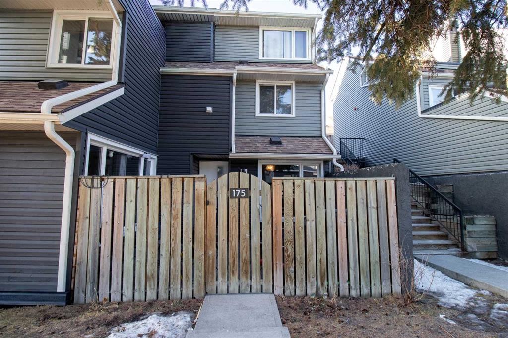 175-77 Glamis Green Sw, Calgary, AB - Outdoor With Exterior