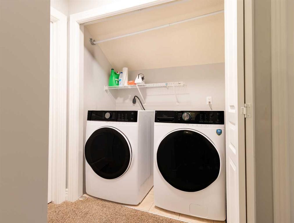 175-77 Glamis Green Sw, Calgary, AB - Indoor Photo Showing Laundry Room