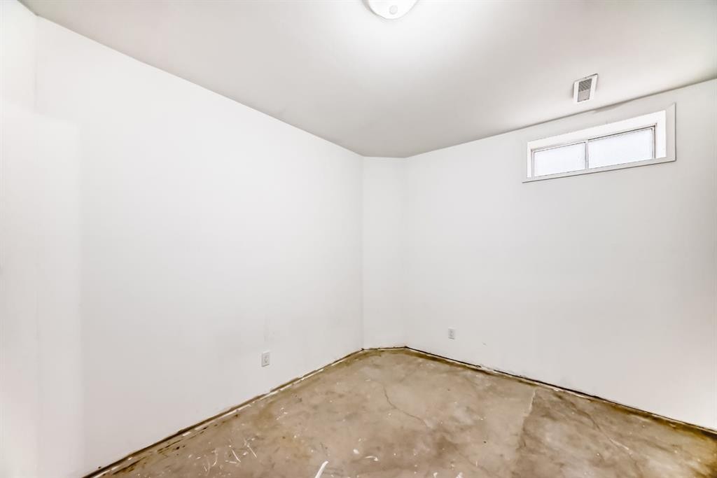 131 Taradale Drive Ne, Calgary, AB - Indoor Photo Showing Other Room