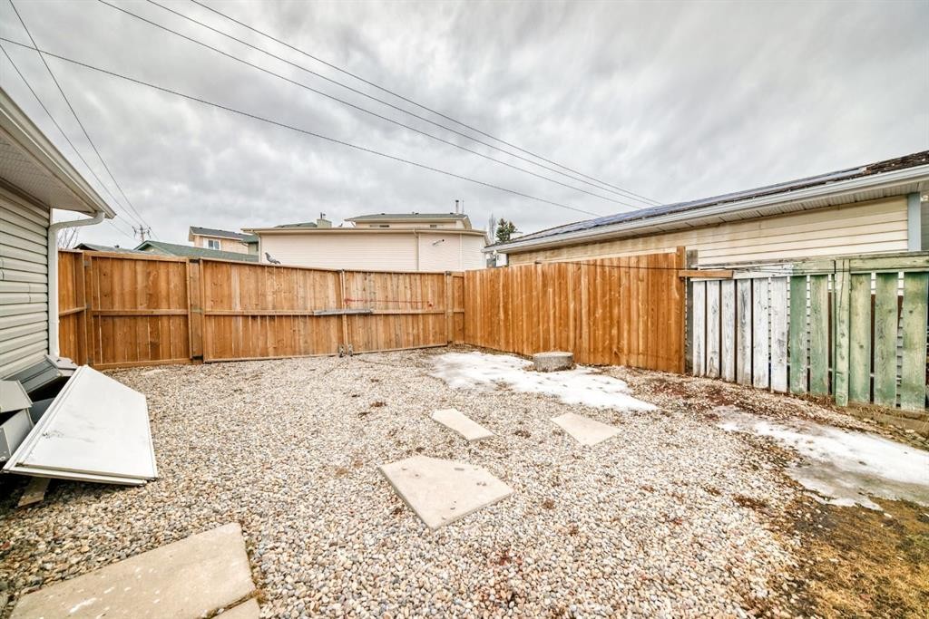 131 Taradale Drive Ne, Calgary, AB - Outdoor