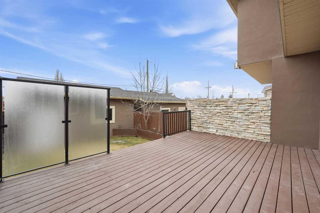 110 26 Avenue Ne, Calgary, AB - Outdoor With Exterior