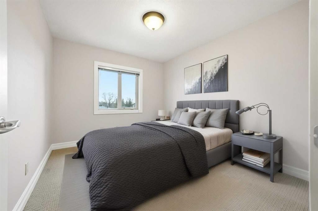 110 26 Avenue Ne, Calgary, AB - Indoor Photo Showing Bedroom