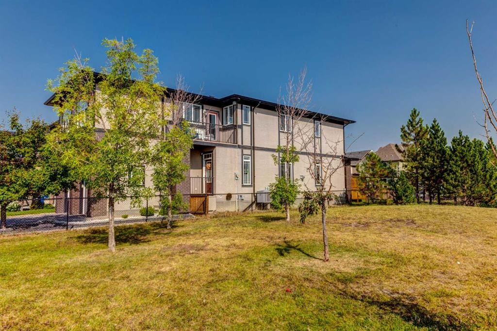 14 Marquis Heights Se, Calgary, AB - Outdoor