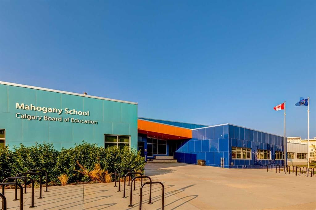 14 Marquis Heights Se, Calgary, AB - Outdoor