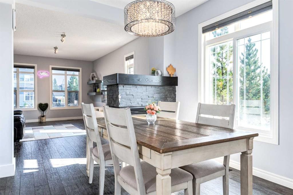 14 Marquis Heights Se, Calgary, AB - Indoor Photo Showing Dining Room