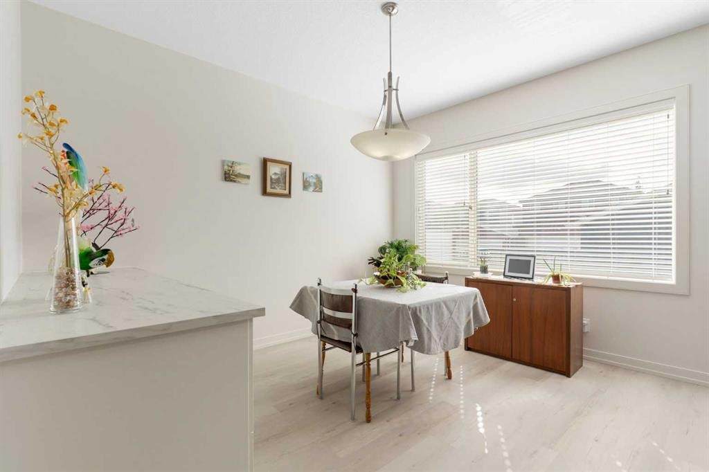 167 Fireside Drive, Cochrane, AB - Indoor Photo Showing Dining Room