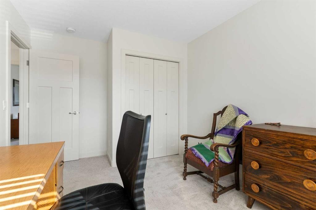 167 Fireside Drive, Cochrane, AB - Indoor Photo Showing Bedroom