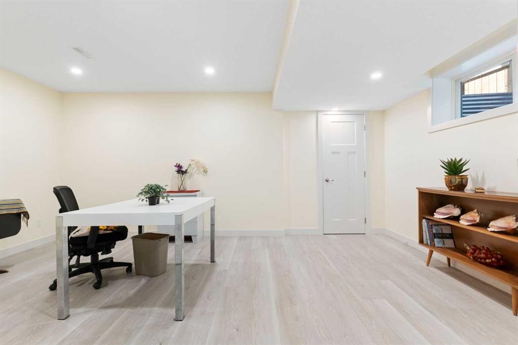 167 Fireside Drive, Cochrane, AB - Indoor Photo Showing Other Room