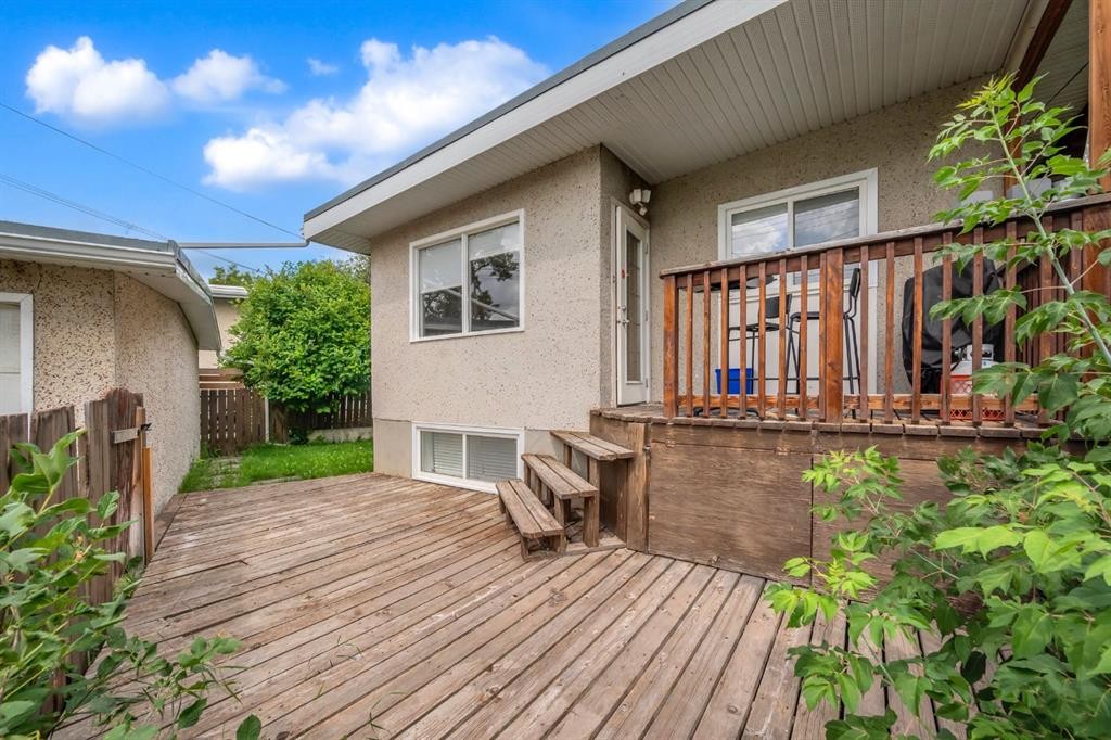 4013 Vance Place Nw, Calgary, AB - Outdoor With Deck Patio Veranda With Exterior