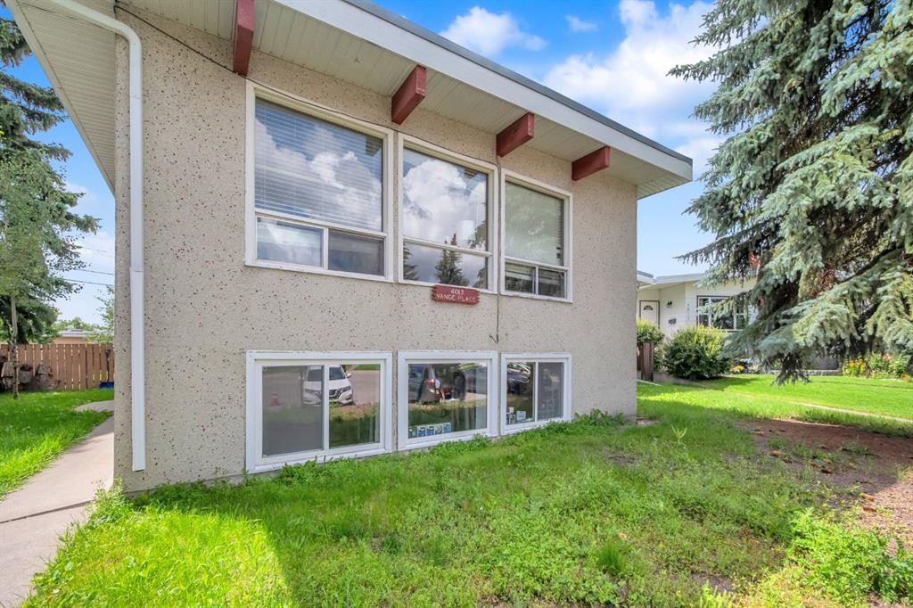 4013 Vance Place Nw, Calgary, AB - Outdoor With Exterior
