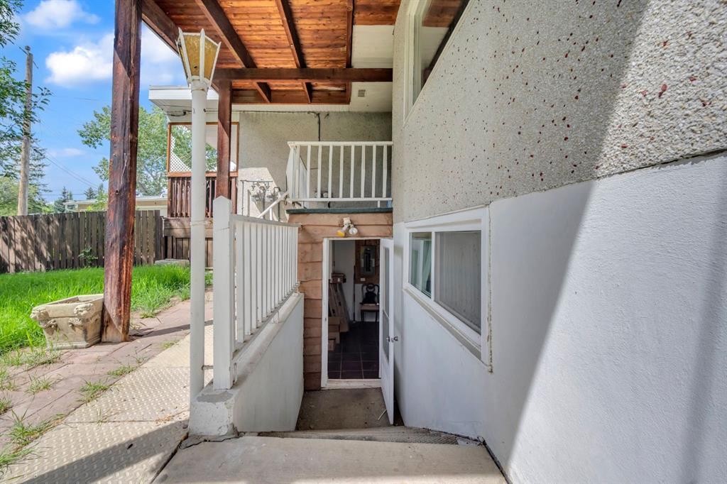 4013 Vance Place Nw, Calgary, AB - Outdoor