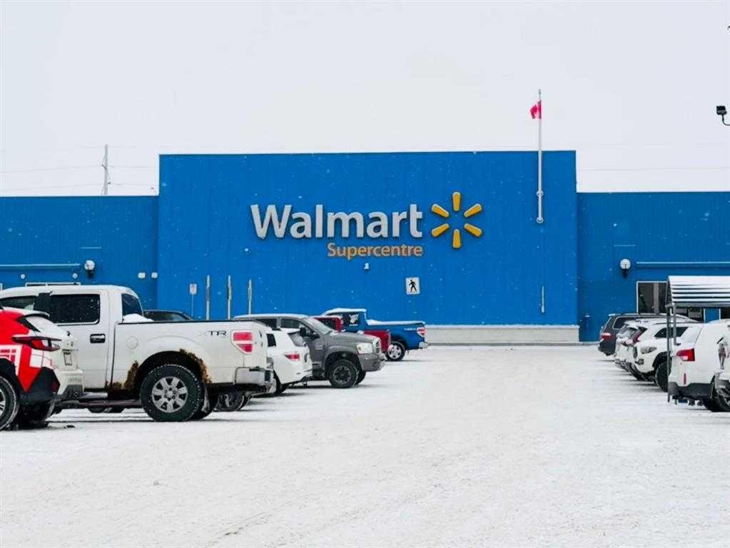 302-3 Somervale View Sw, Calgary, AB - Outdoor