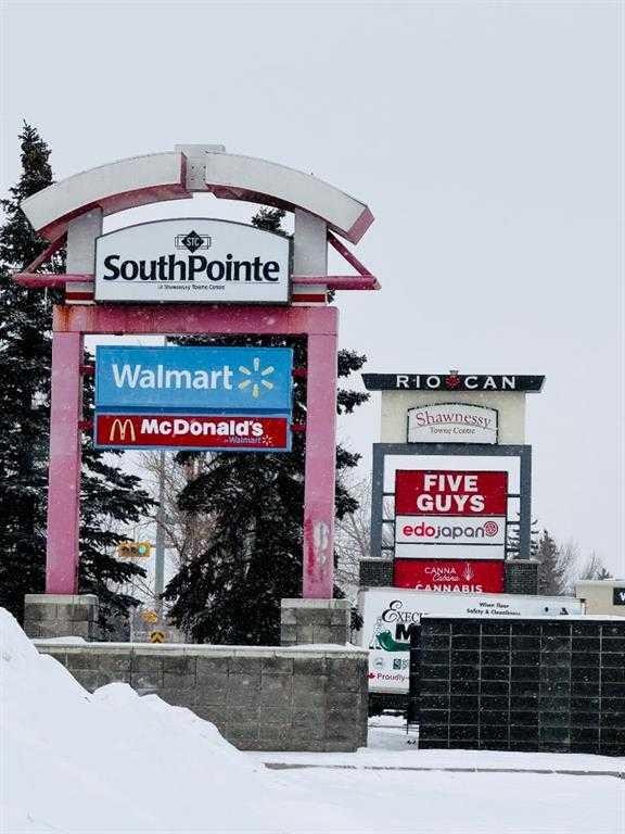 302-3 Somervale View Sw, Calgary, AB - Outdoor