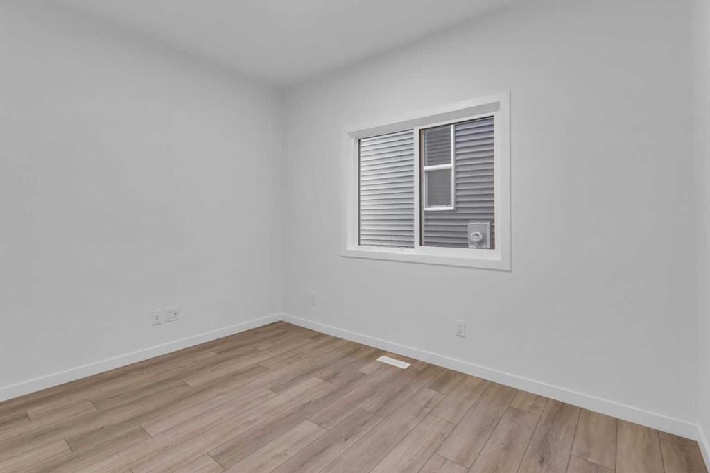 200 Starling Place Nw, Calgary, AB - Indoor Photo Showing Other Room