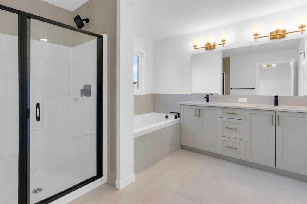 200 Starling Place Nw, Calgary, AB - Indoor Photo Showing Bathroom