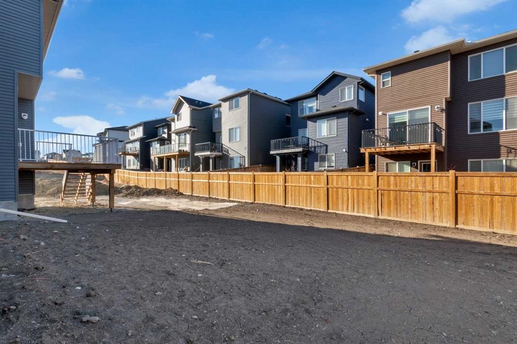 200 Starling Place Nw, Calgary, AB - Outdoor
