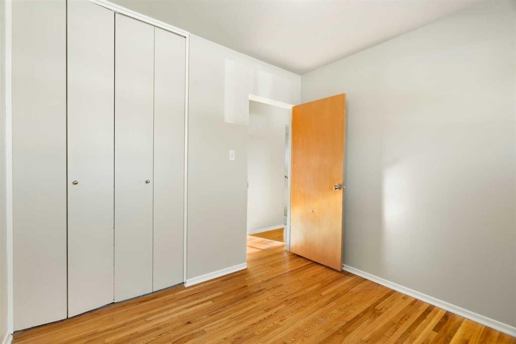 19 Carmangay Crescent Nw, Calgary, AB - Indoor Photo Showing Other Room