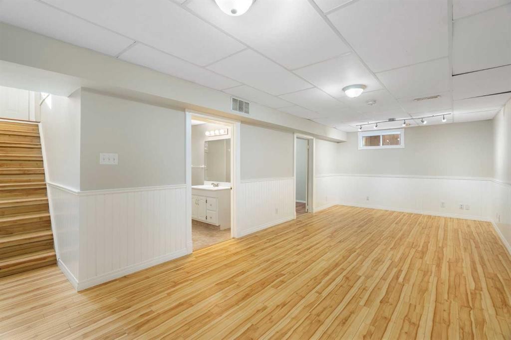 19 Carmangay Crescent Nw, Calgary, AB - Indoor Photo Showing Other Room
